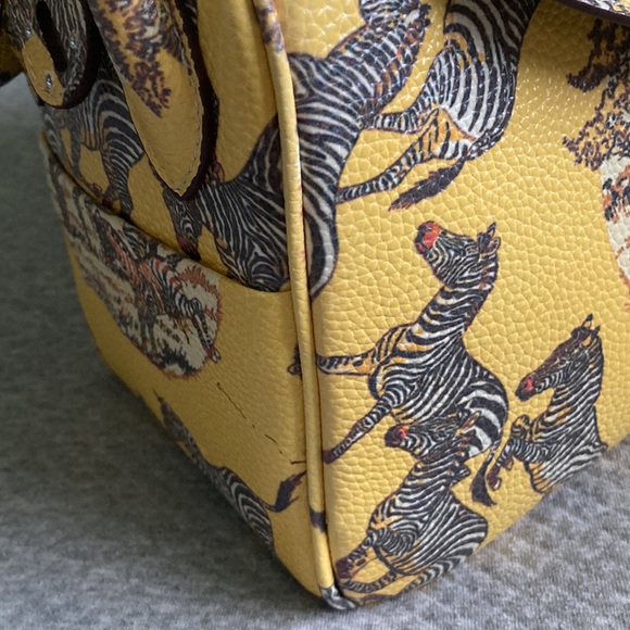 Cute yellow zebra bag - Picture 2 of 6